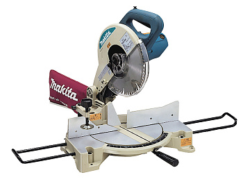 Сетевая торцовочная маятниковая пила Makita LS1040N • 1650 Вт • 255/260 мм • 4600 об/мин